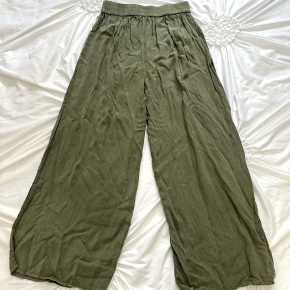 Summer Matching Set (Pant + Crop top) - Picture 3 of 5